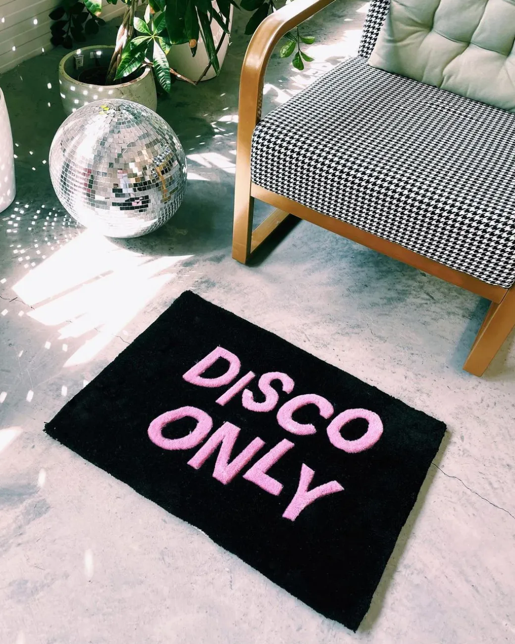 DISCO ONLY 'Classic' Hand Tufted Rug