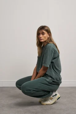 Essentials Vintage Washed Tee - Forest