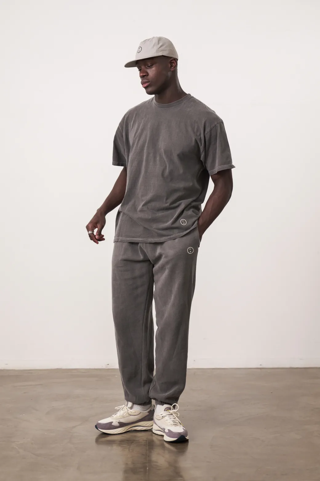 Essentials Vintage Washed Tee - Charcoal