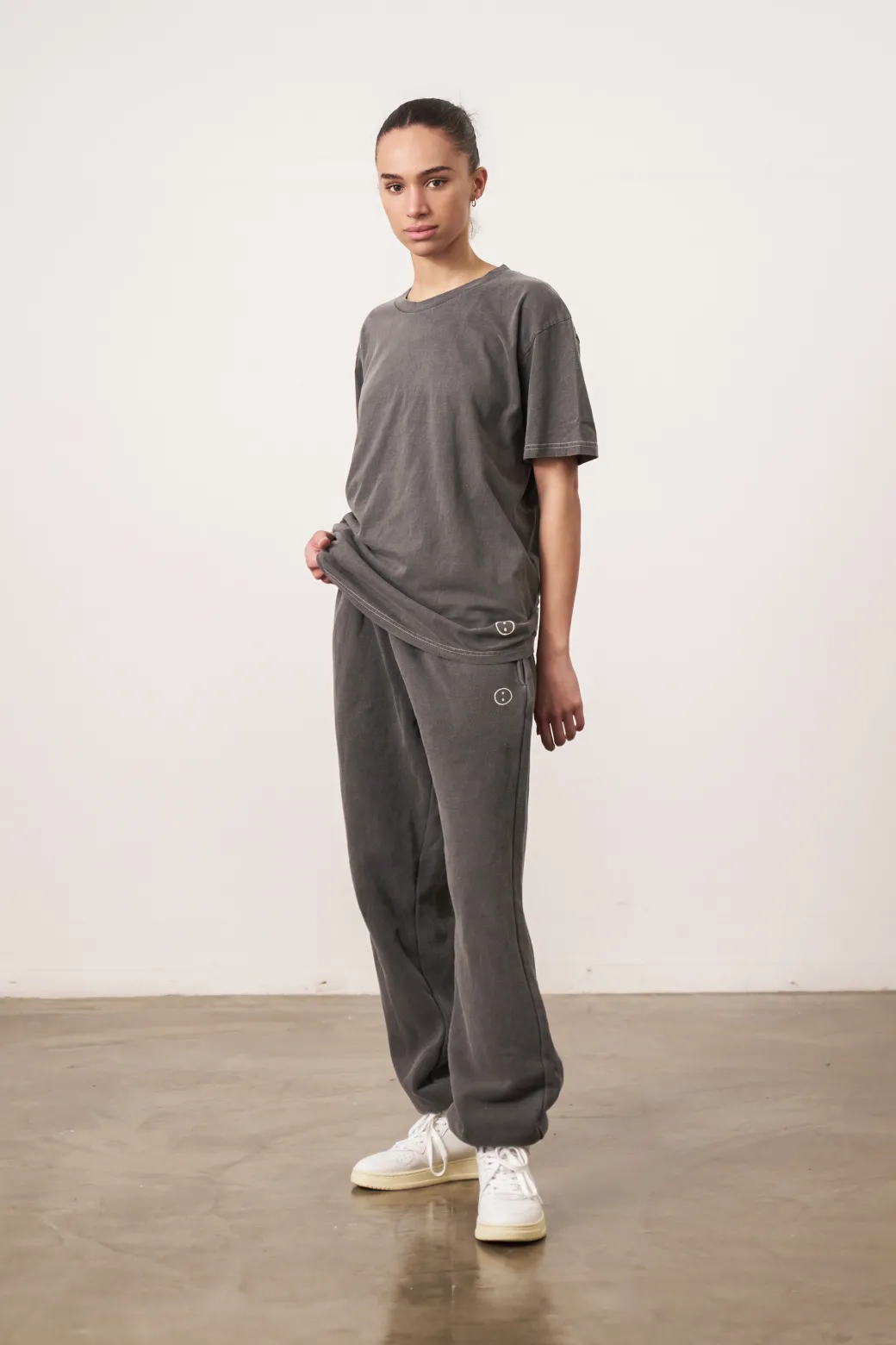 Essentials Vintage Washed Tee - Charcoal