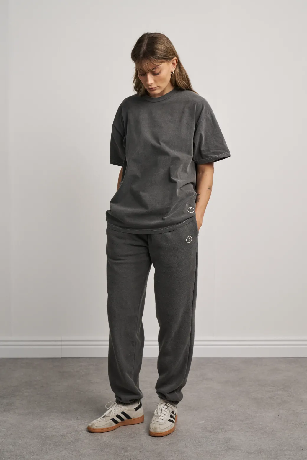 Essentials Vintage Washed Tee - Charcoal