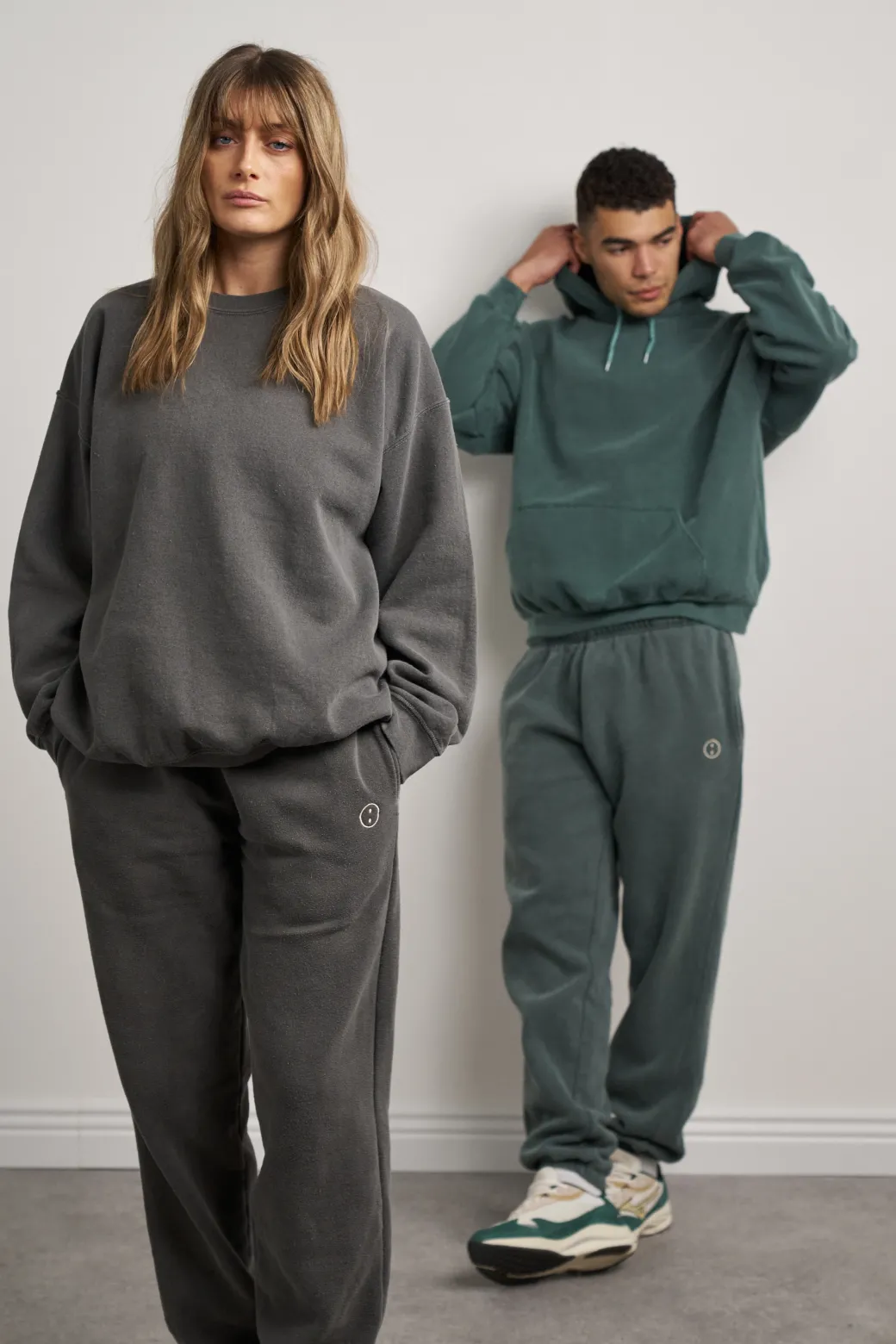 Essentials Vintage Washed Sweater & Jogger Set - Charcoal