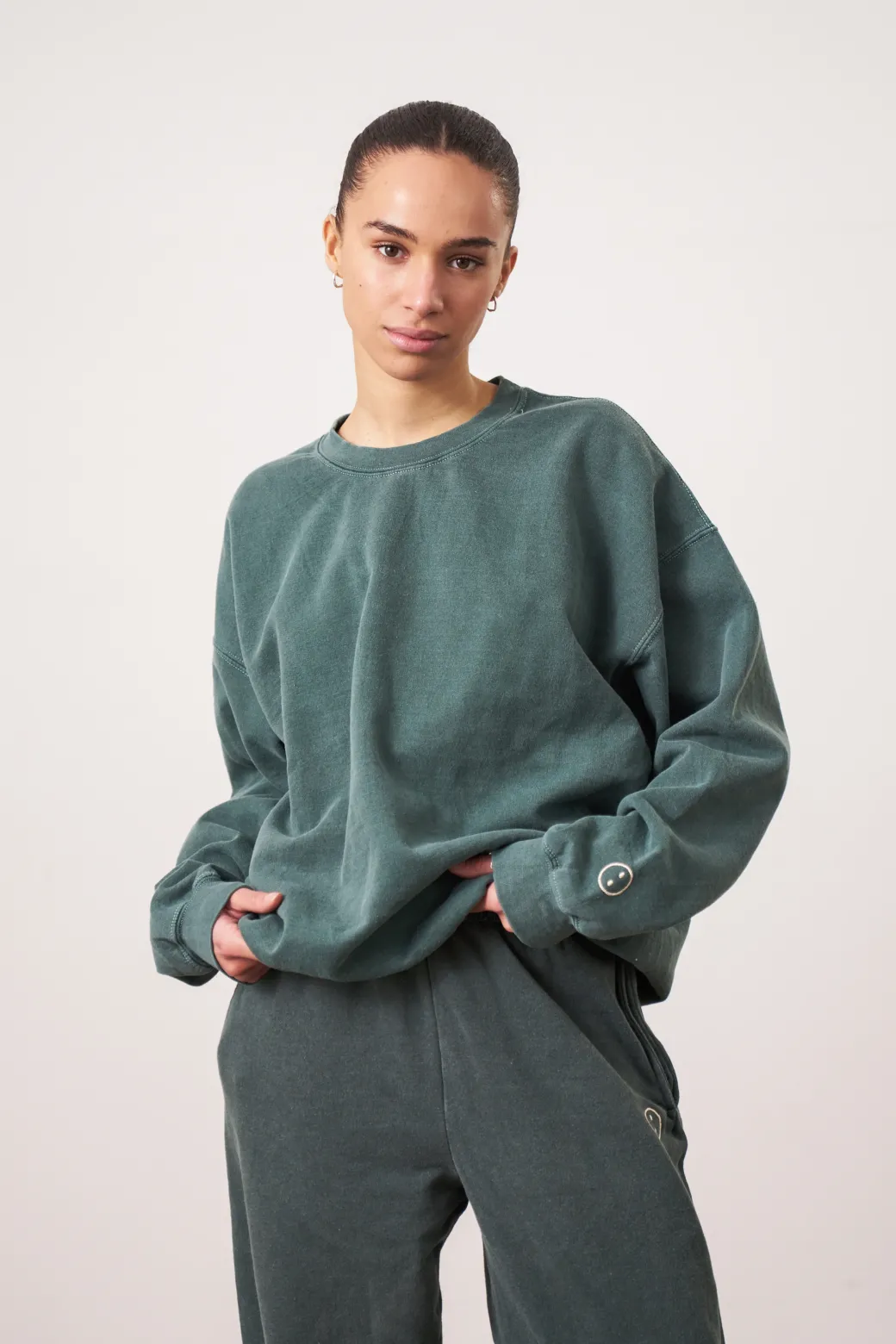 Essentials Vintage Washed Sweater - Forest