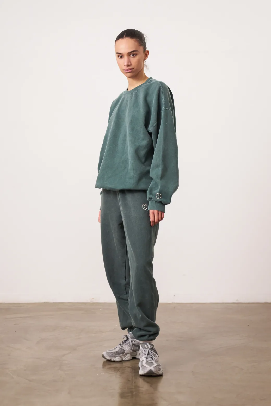 Essentials Vintage Washed Sweater - Forest