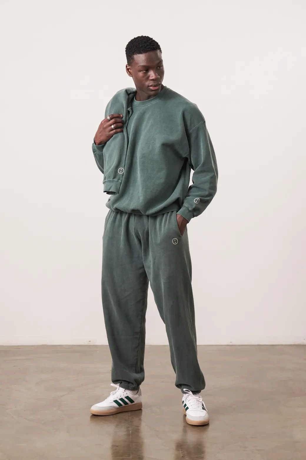 Essentials Vintage Washed Sweater - Forest