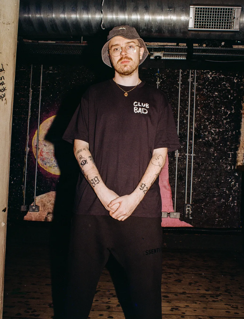 Melé X Club Bad 'Crossed Legs' Tee - Black