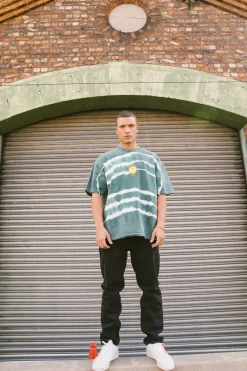 Seasonal Hero 'Trippy Smiler' Tie Dye Washed Tee - Green & White