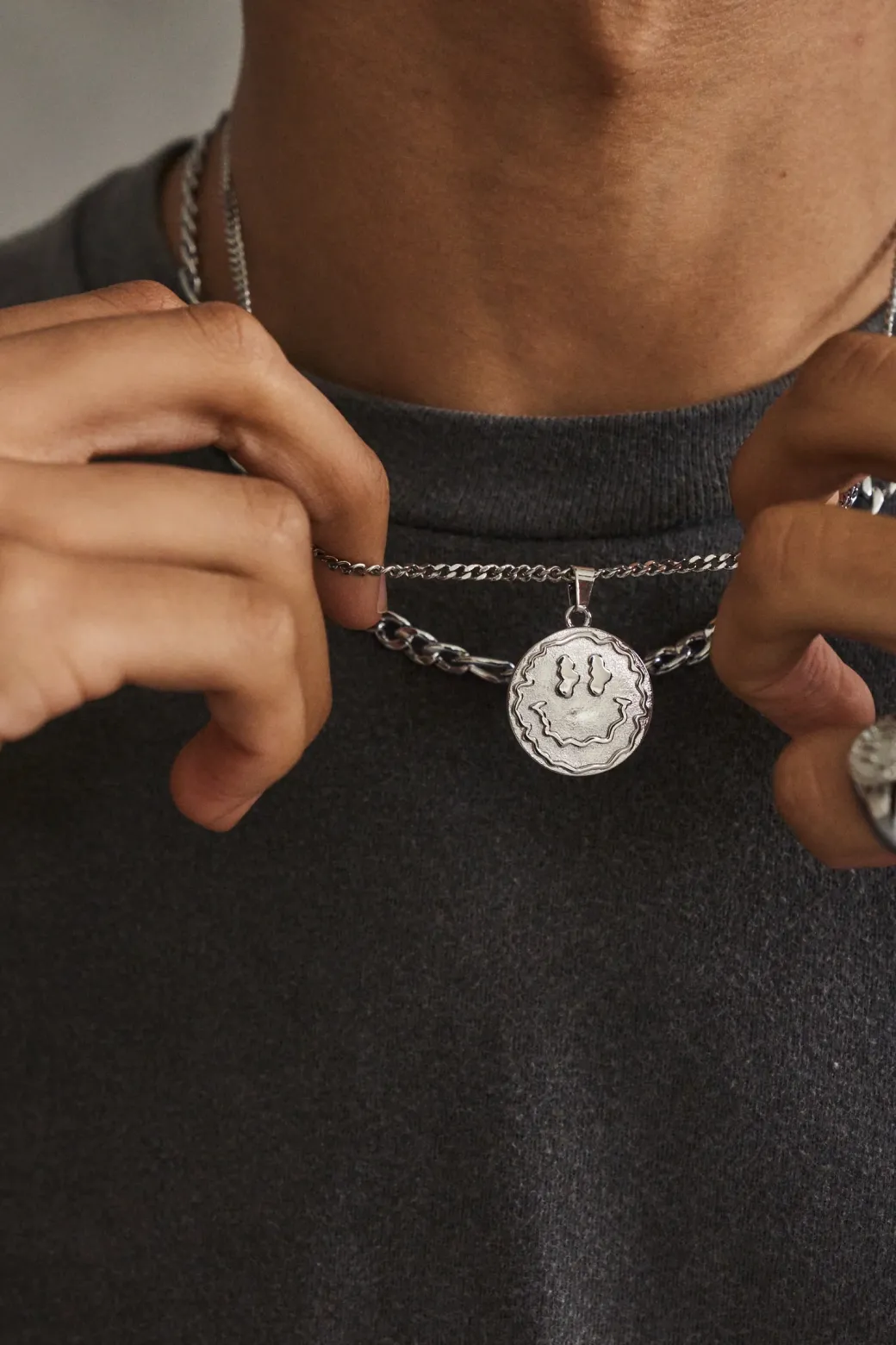 Trippy Pendant Necklace - Silver / Gold