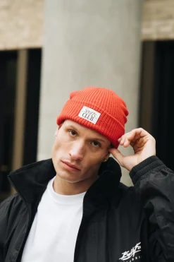 Vice 84 'Sports Club' Ribbed Beanie - Red