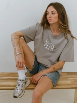 Vice  84 WMNS 'Sports Club' Staple Tee - Storm Grey
